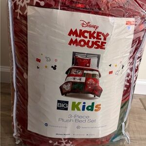 Christmas Disney Mickey Mouse Plush Bed Set - Red and White, full/queen